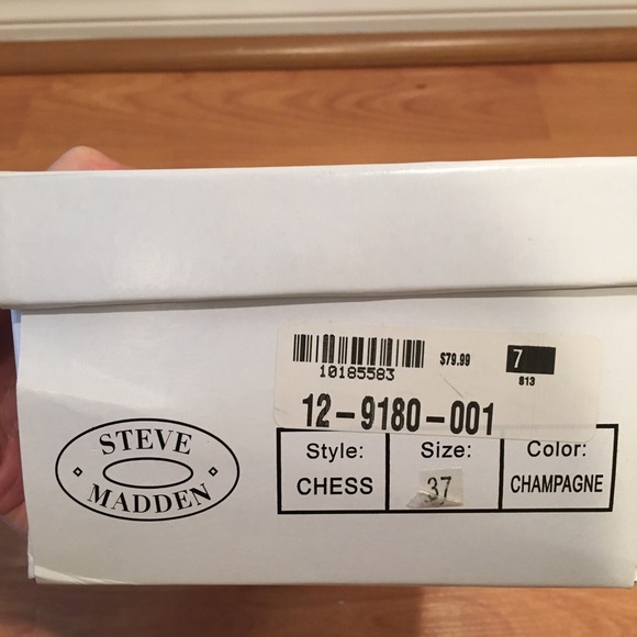 Steve Madden champagne sandals w/ rhinestone - Picture 4 of 6